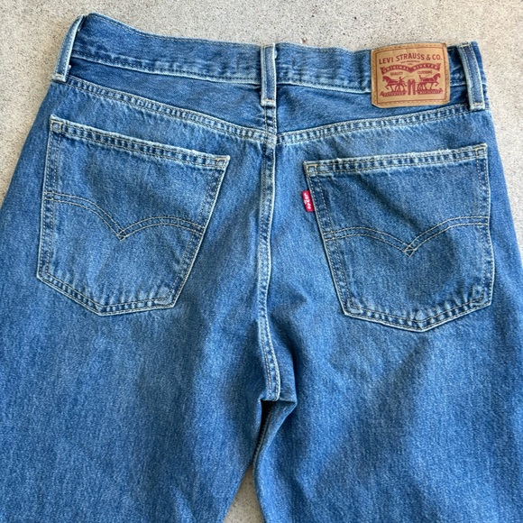 Levi’s low Pro Mid-Rise 90’s-Inspired Straight Leg Distressed Jeans Size: 28 - Picture 9 of 14